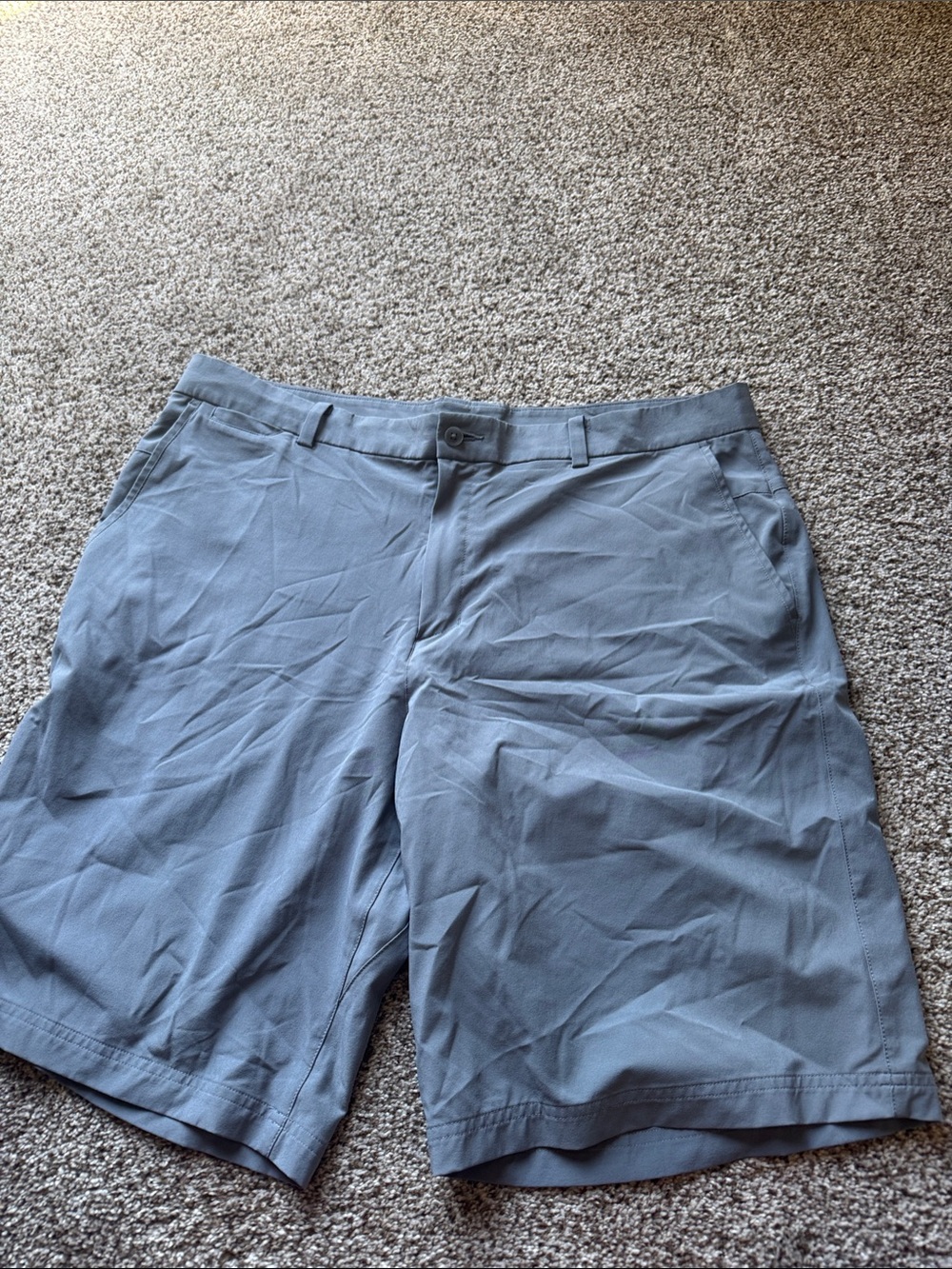 Nike Men's Light Gray Flat-Front Golf Performance Shorts